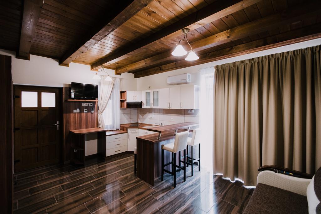 Nemeth Apartmanhazak Морахалом Экстерьер фото